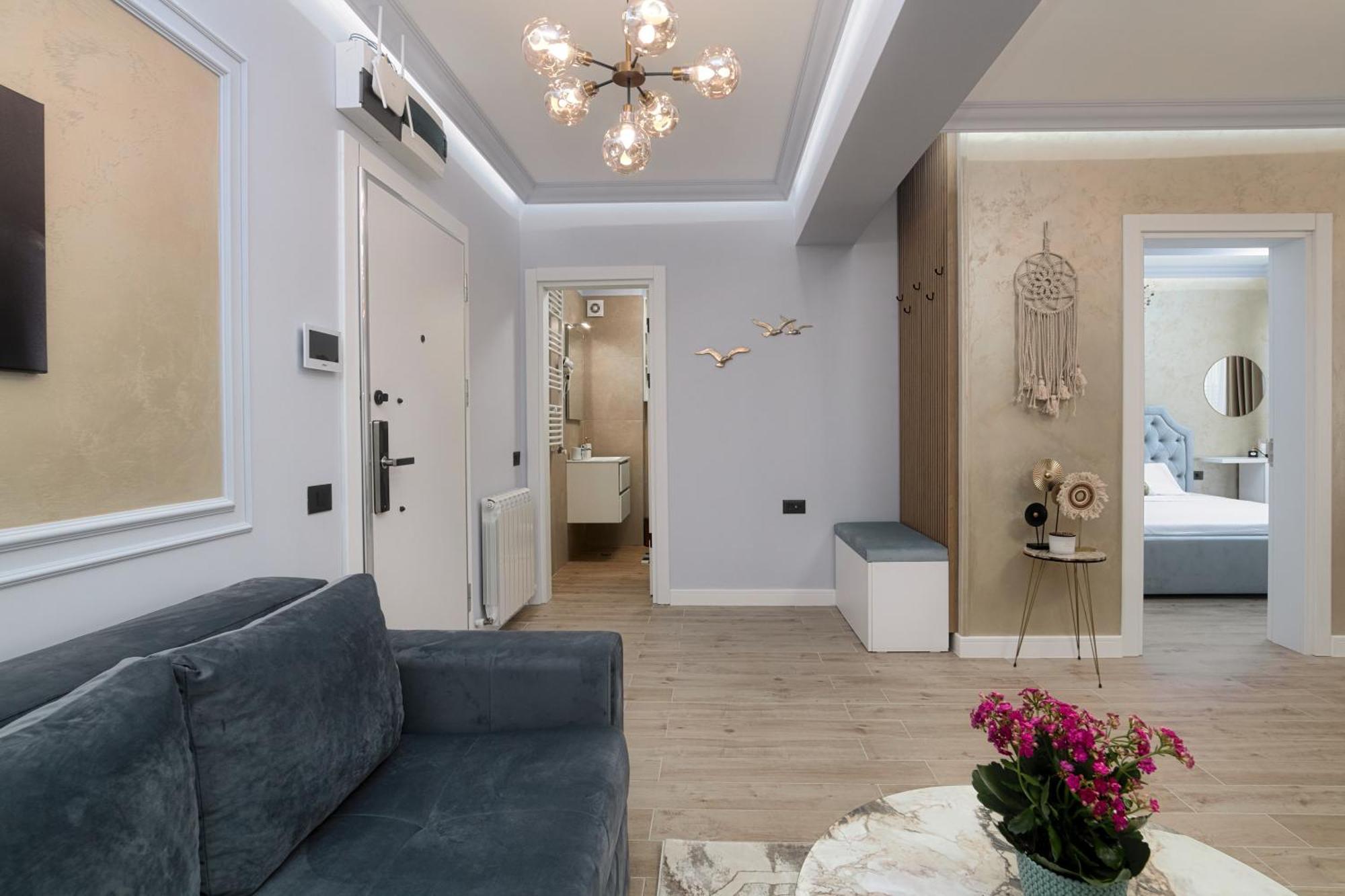 Ferienwohnung Golden Infinity Năvodari Exterior foto